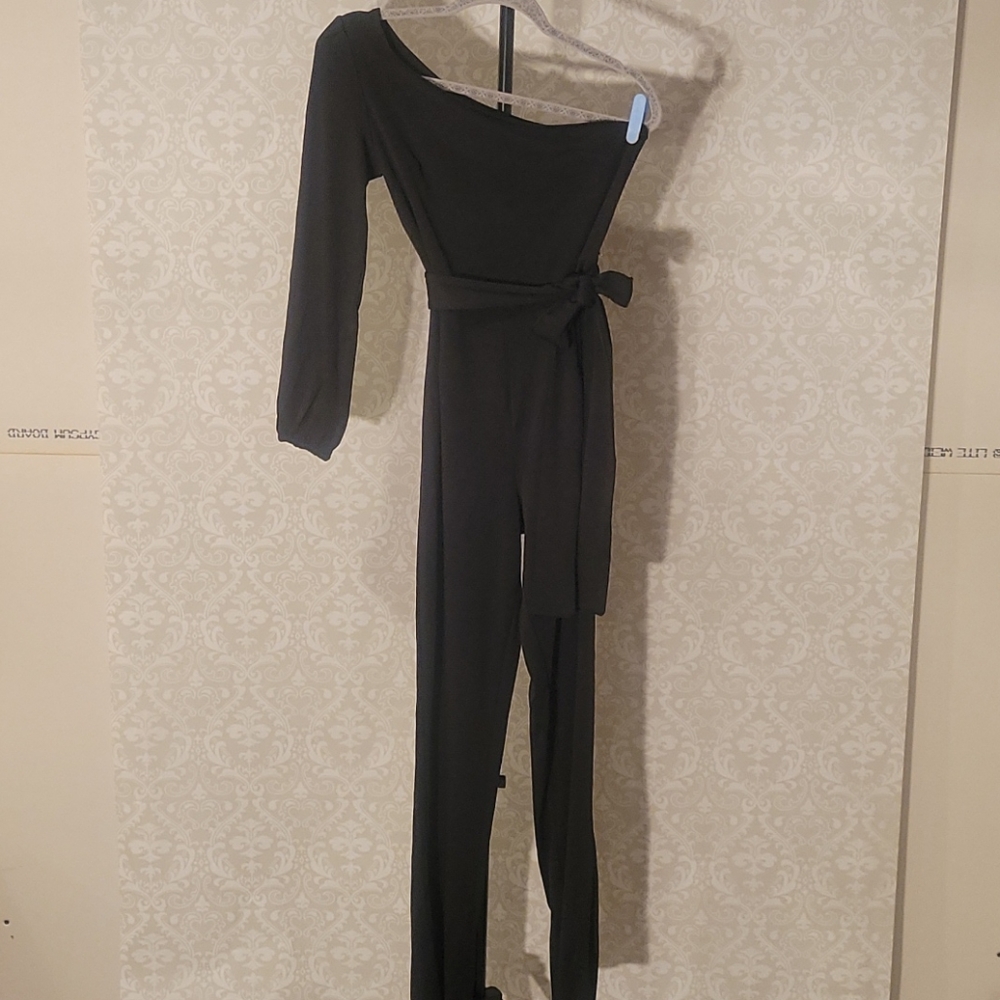 W's black jumper, jumpsuit, rompers